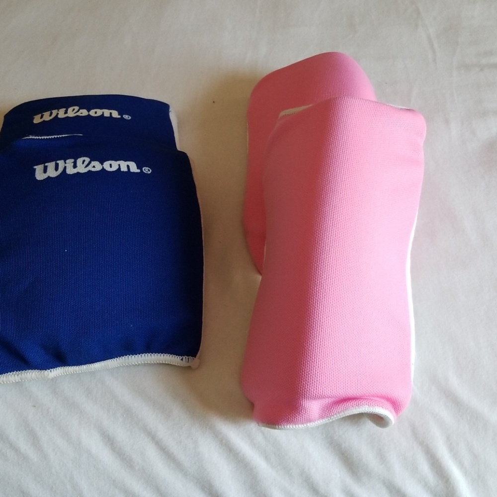 🎈3 for 25 items w/🎈 Wilson Kneepads